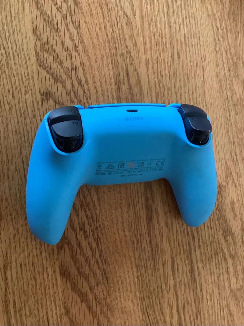 Sony DualSense Style Wireless Controller - Bright Blue & Black - Picture 2 of 2